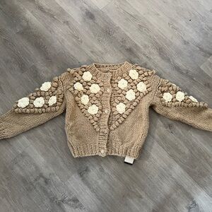 Anewsta Women's Tan Sweater with Cream Floral Accents size medium